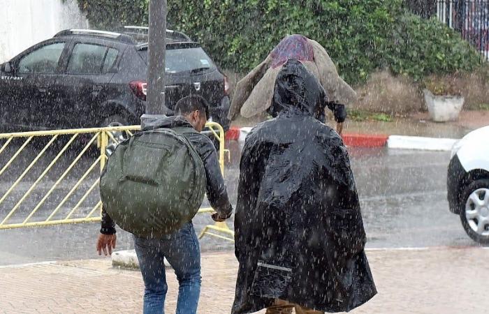 الطقس يعلق الدراسة بشمال المغرب